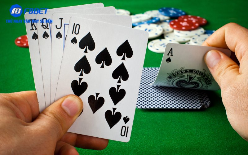 Bí kíp chơi poker trực tuyến tại F8BET: Từ tay mơ hóa “thần bài”